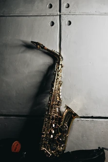 How to finger saxophone notes